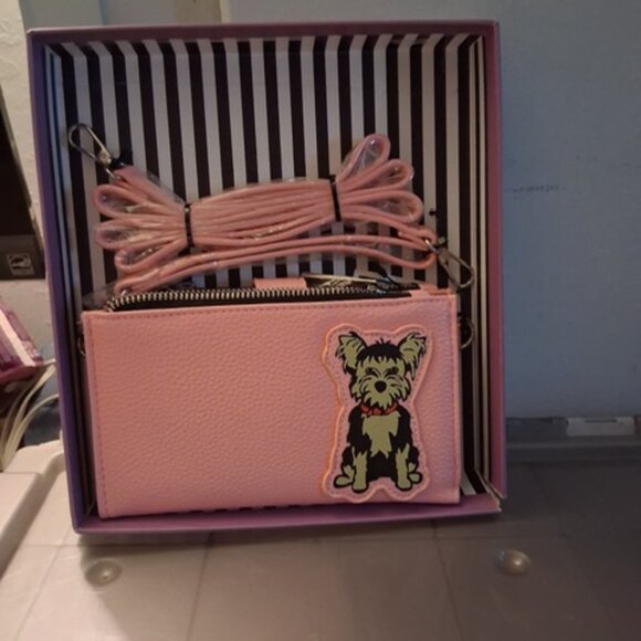 crossbody - Picture 4 of 4